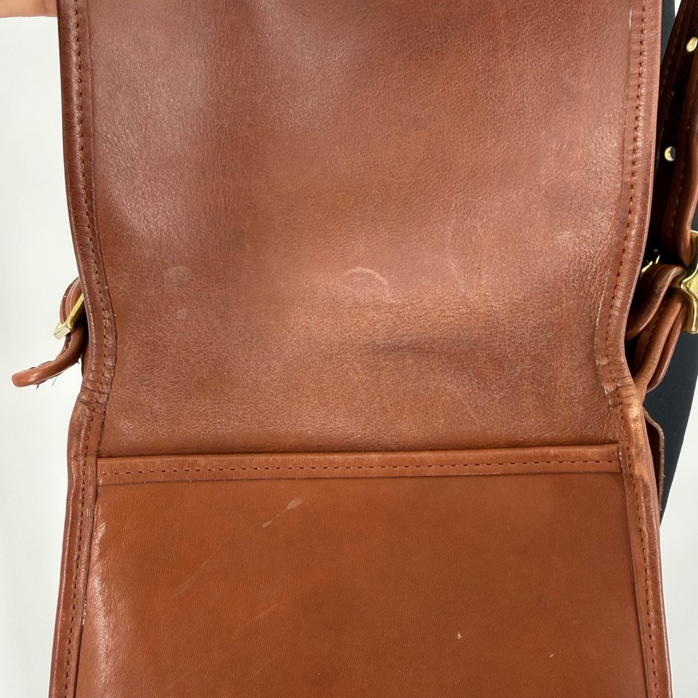Vintage Coach 9965 Leather Crossbody Bag British Tan City Bag Turnlock Purse - Picture 16 of 16